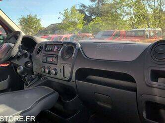 2015-renault-master-1446205-46787316