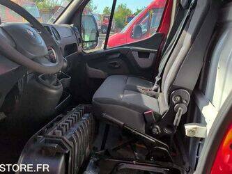 2015-renault-master-1446205-46787324