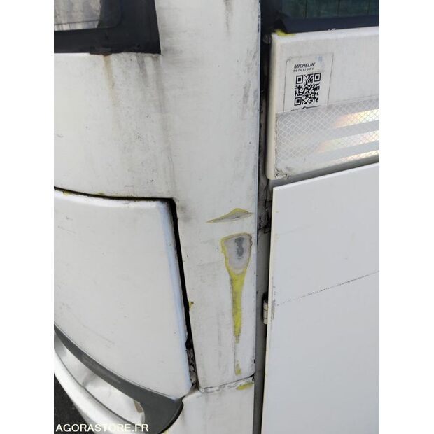 Mercedes-Benz INTOURO-46787358