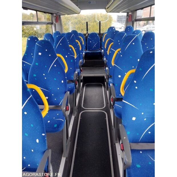 Mercedes-Benz INTOURO-46787379