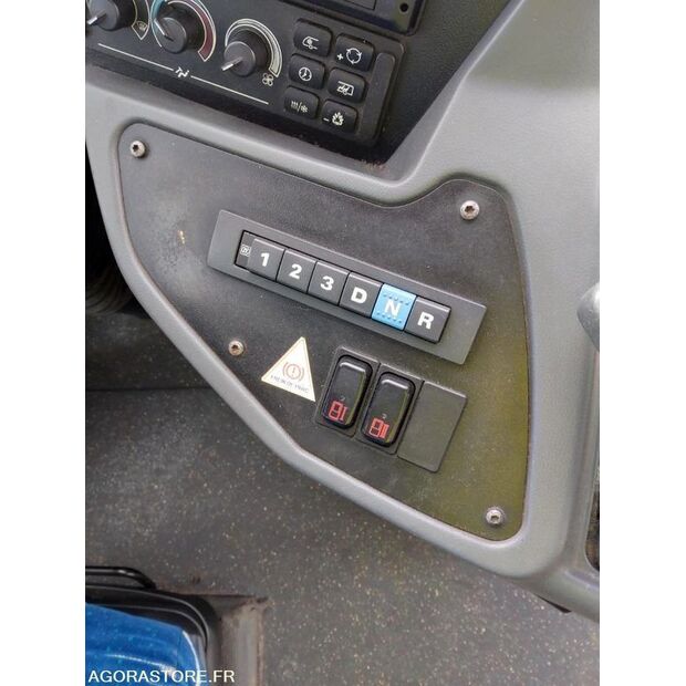 Mercedes-Benz INTOURO-46787383