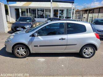 2006-renault-clio-1446219-46787561