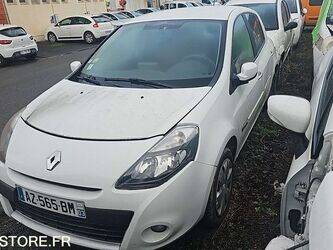 2010-renault-clio-1445456-46787660