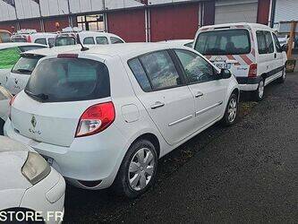 2010-renault-clio-1445456-46787661