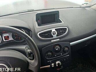 2010-renault-clio-1445456-46787665