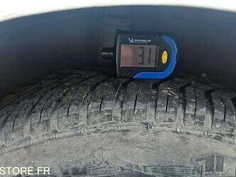 2010-renault-clio-1445456-46787672