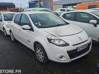 2010-renault-clio-1445456-46787673