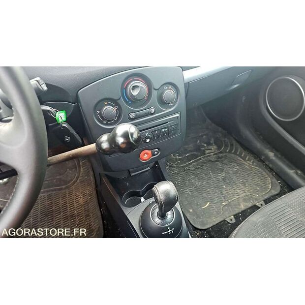 2010 Renault Clio-46787680
