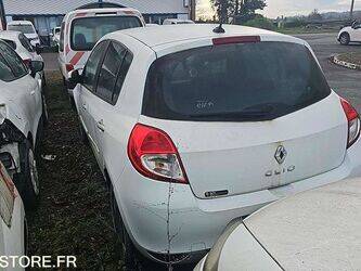 2010-renault-clio-1445456-46787681