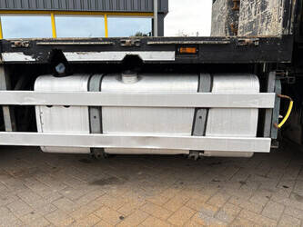 2010-man-tgs-26-440-1446324-46789693