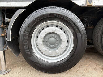 2010-man-tgs-26-440-1446324-46789717