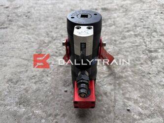 tension-pro-others-46794072