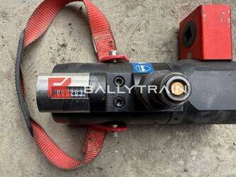 tension-pro-others-46794087