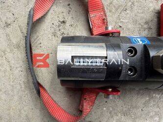 tension-pro-others-46794088