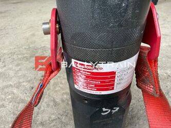 tension-pro-others-46794185