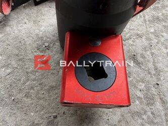 tension-pro-others-46794188