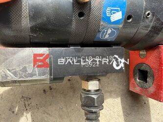 tension-pro-others-46794207