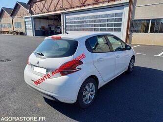 2015-peugeot-208-1446173-46796256
