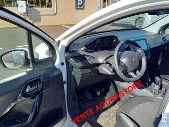 2015-peugeot-208-1446173-46796261