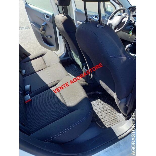 2015 بيجو 208-46796264