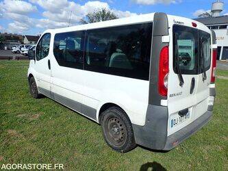 2014-renault-trafic-1446190-46796303