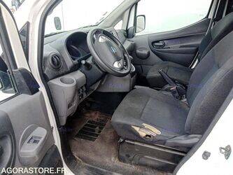 2020-nissan-nv200-46799722