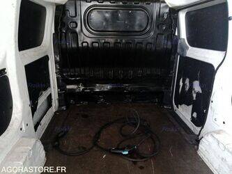 2020-nissan-nv200-46799730