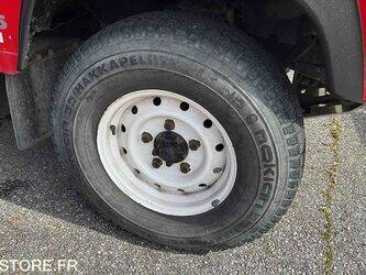 2001-land-rover-defender-1446861-46799791