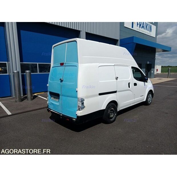 2018 NISSAN NV200-46799818