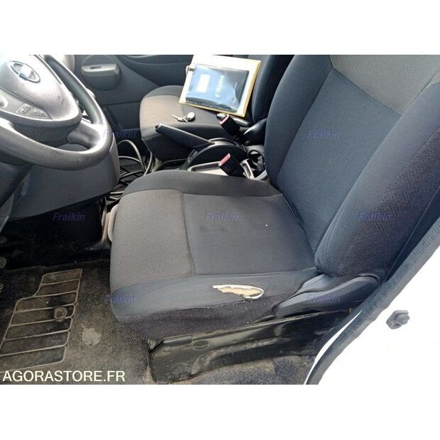 2018 NISSAN NV200-46799827