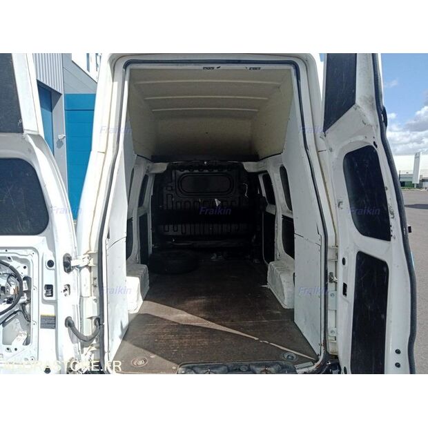 2018 NISSAN NV200-46799829