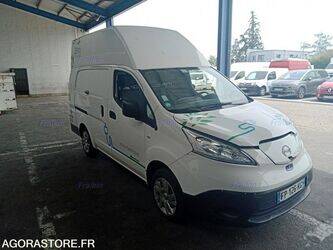 صورة ل 2020 نيسان NV200