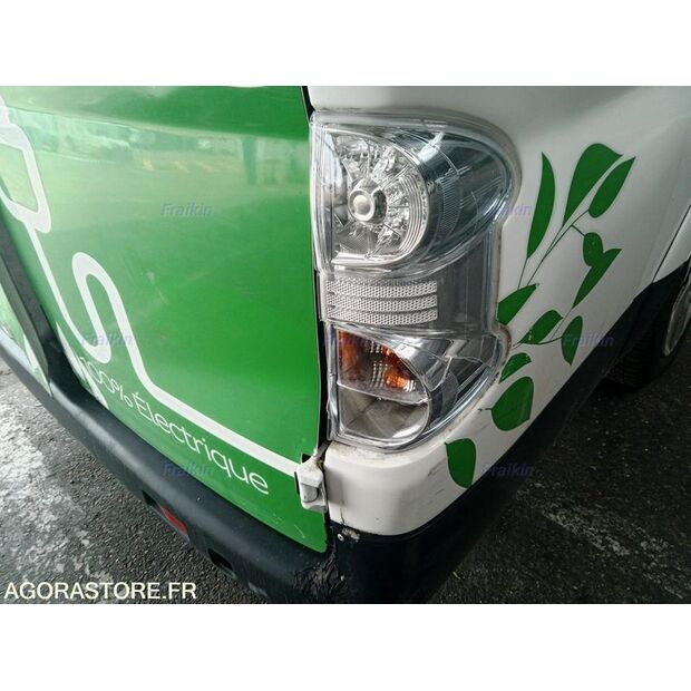 2020 نيسان NV200-46799841