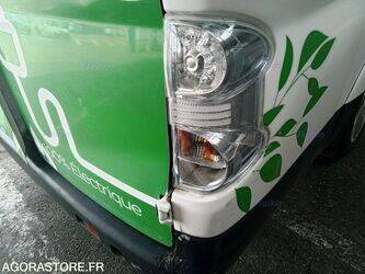 2020-nissan-nv200-1446864-46799841