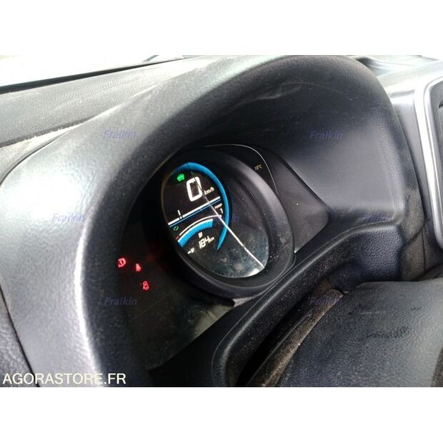 2020 نيسان NV200-46799842