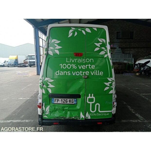 2020 نيسان NV200-46799844