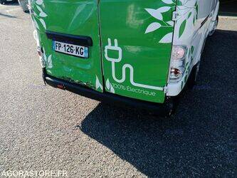 2020-nissan-nv200-1446864-46799848