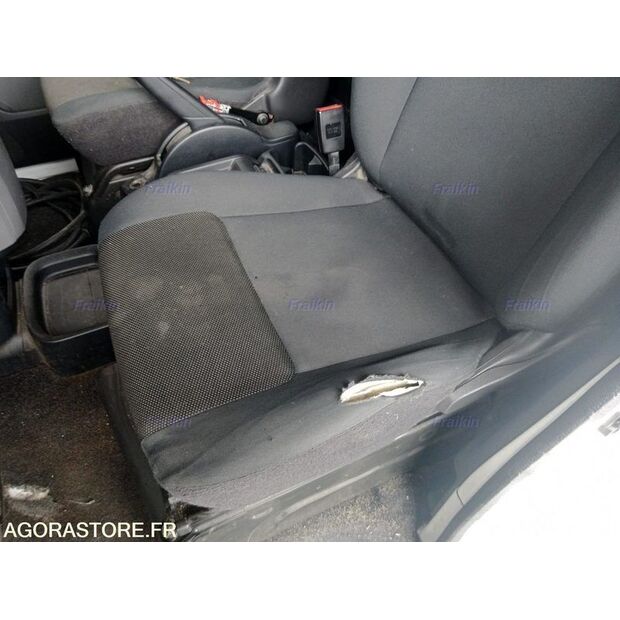 2020 نيسان NV200-46799852