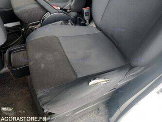 2020-nissan-nv200-1446864-46799852