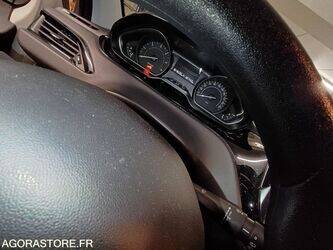 2020-peugeot-208-1446866-46799887