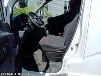 2018-nissan-nv200-1446867-46799905