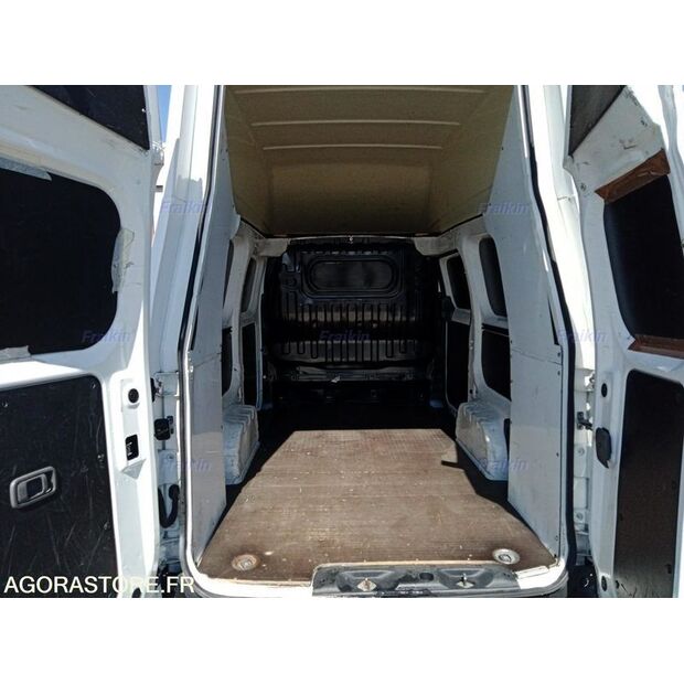 2018 NISSAN NV200-46799906