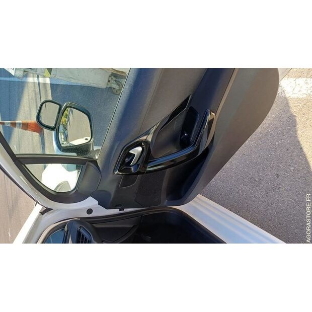 2017 Peugeot 208-46799978