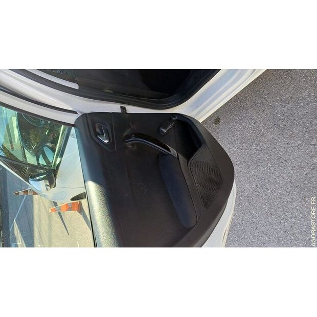 2017 Peugeot 208-46799983