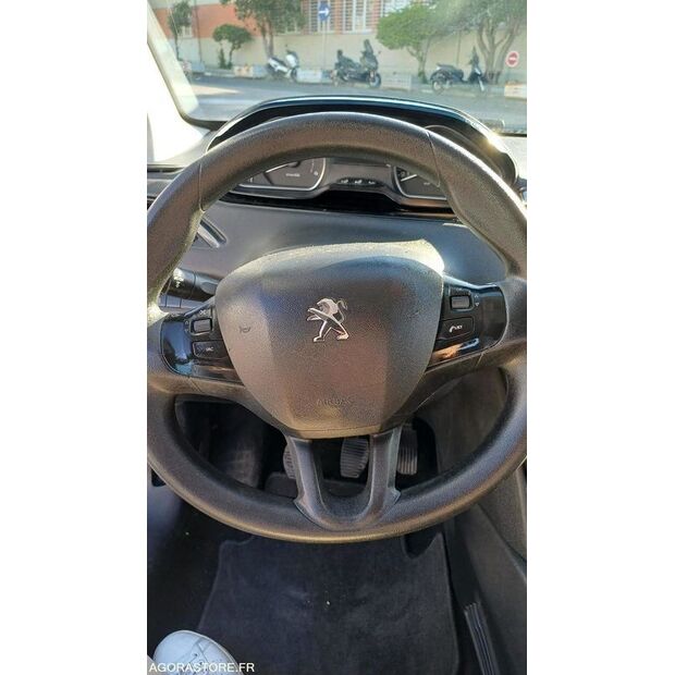 2017 Peugeot 208-46799996