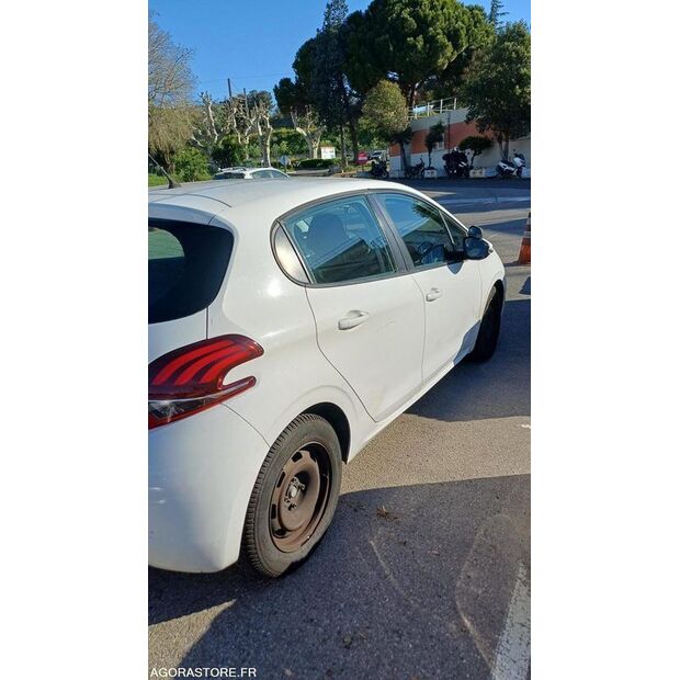 2017 Peugeot 208-46800005