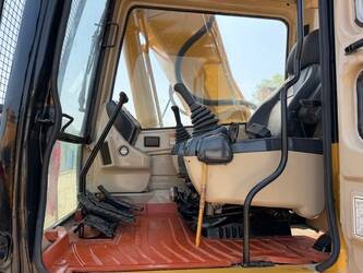 2017-caterpillar-320bl-1446876-46800164