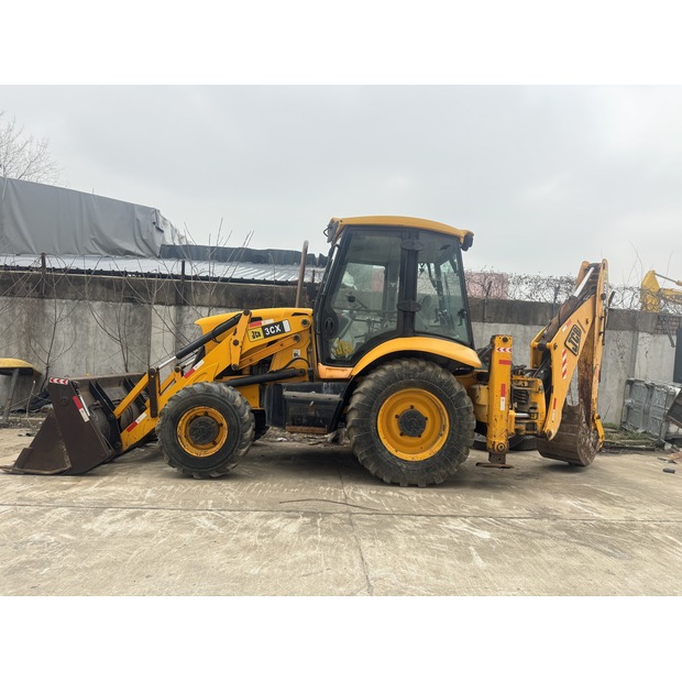 2020 جيه سي بي 3CX-46800241