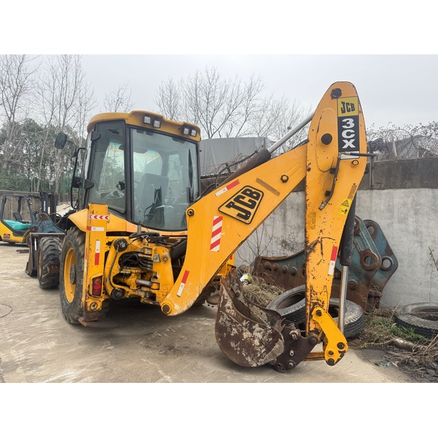 2020 جيه سي بي 3CX-46800243