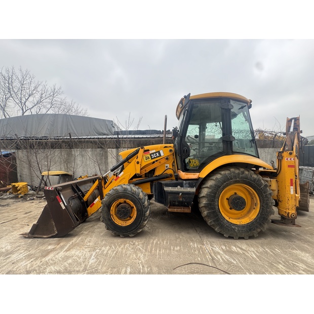 2020 جيه سي بي 3CX-46800247